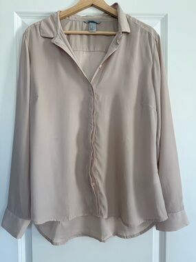H&M Tan Long-Sleeve Button Front Blouse